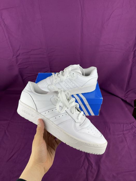 Buty adidas Rivalry Low białe skórzane retro sneakersy nowe w pudełku rozmiar 44 2/3