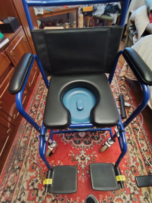 Инвалидное кресло