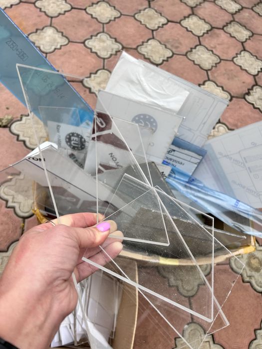 Розпродаж шматків оргскла