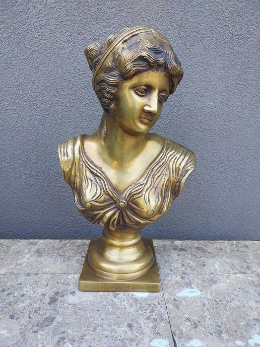 Figura popiersie Diana Artemida bogini łowów i lasów mosiądz