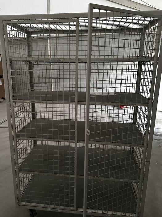 Sprzedam regal na kolkach