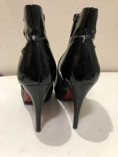 Ботільони на високих підборах