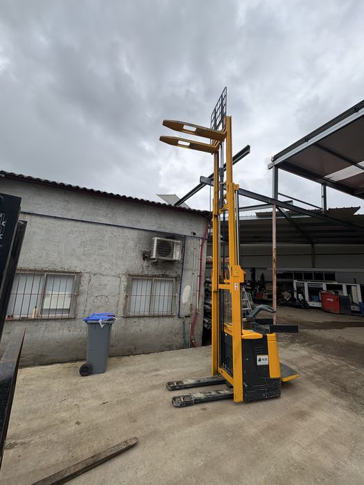 vendo stacker novos usado e re condicionados