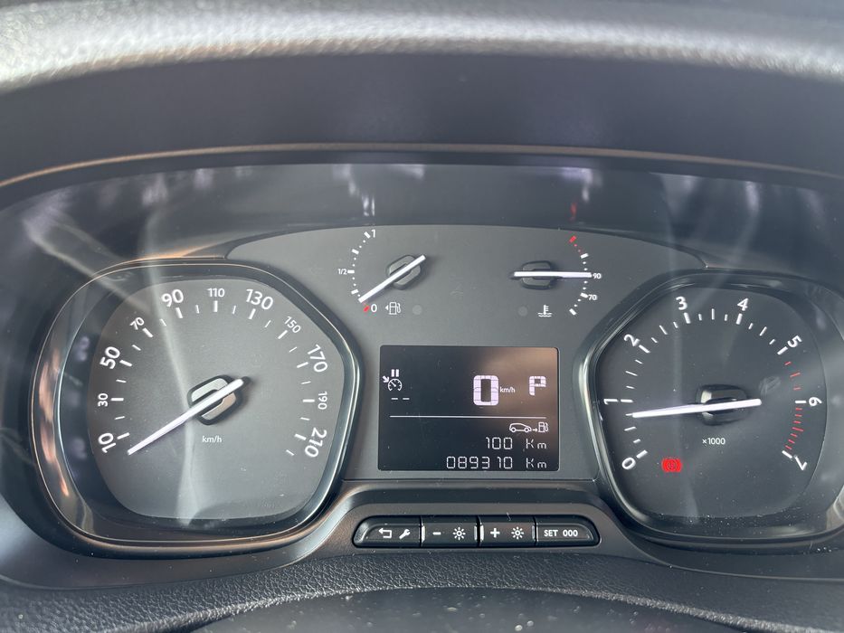 Opel vivaro  2.0 hdi cx automatica 89k