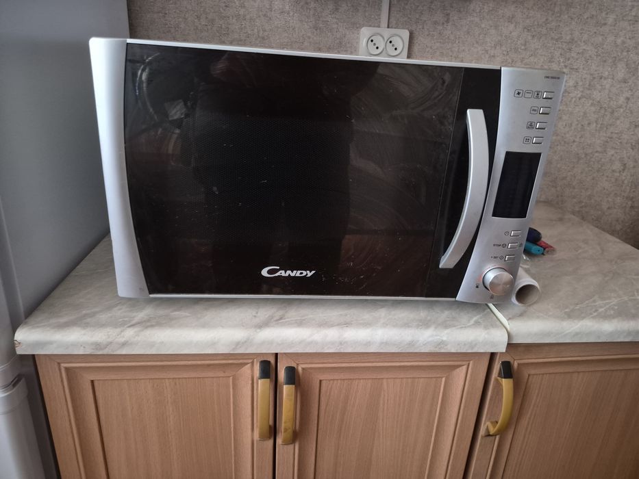 Мікрохвильова піч  Candy