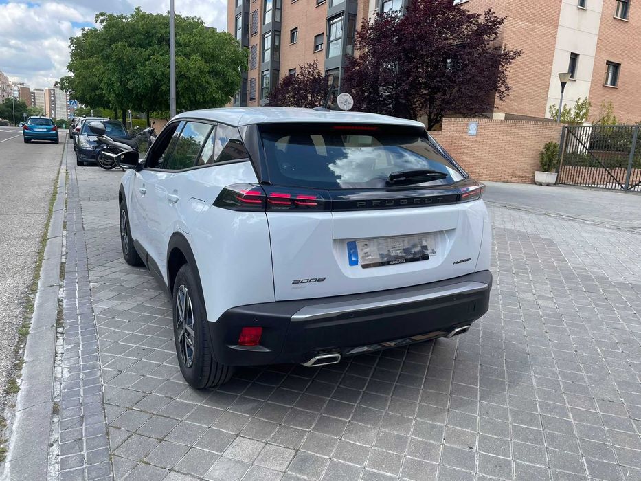 Peugeot 2008 Style Hybrid