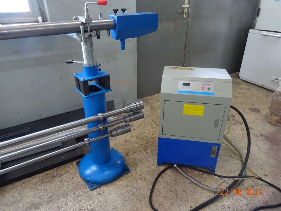 Podajnik do tokarki CNC