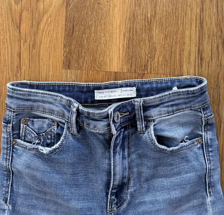 Spodnie jeansowe Stradivarius Super High Waist