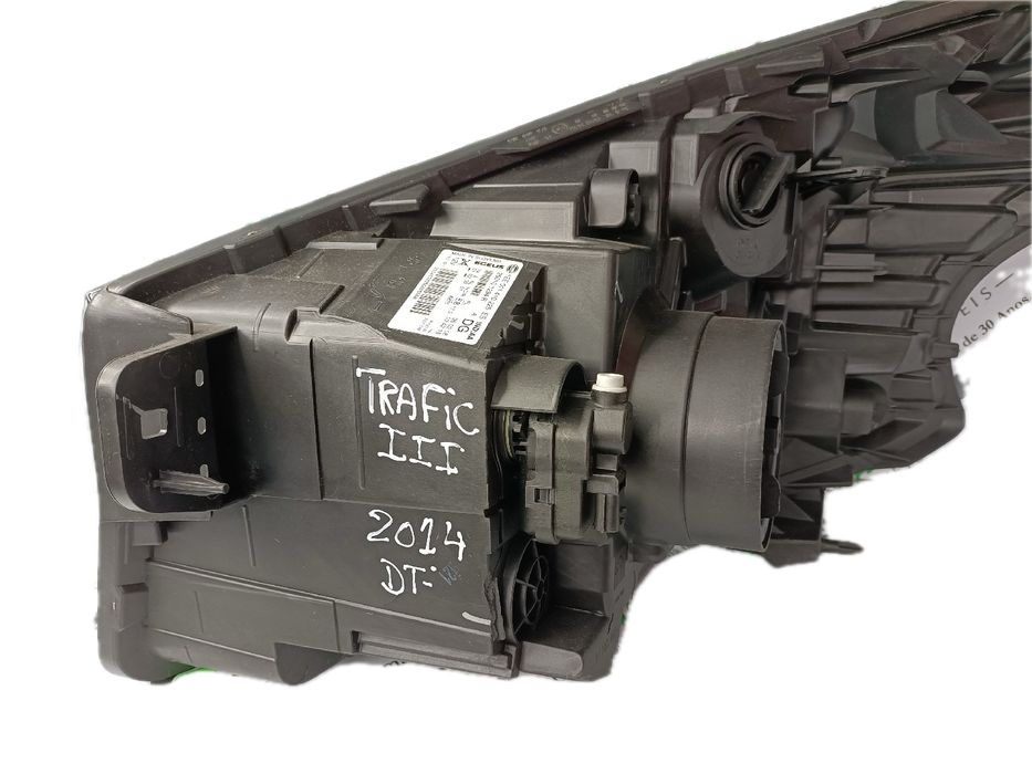 Ótica / farol direita RENAULT Trafic III (FG_)
