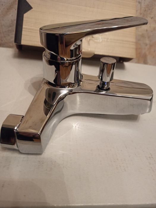 Смеситель для ванны EMMEVI Nicla CR89001
