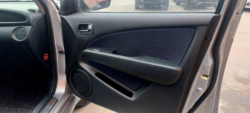 Mitsubishi Outlander для ЗСУ обмін/продаж два авто на мікроавтобус