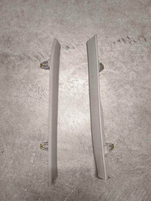 Chrysler 300C SRT8 2006 PLASTIKI WNĘTRZA/białe