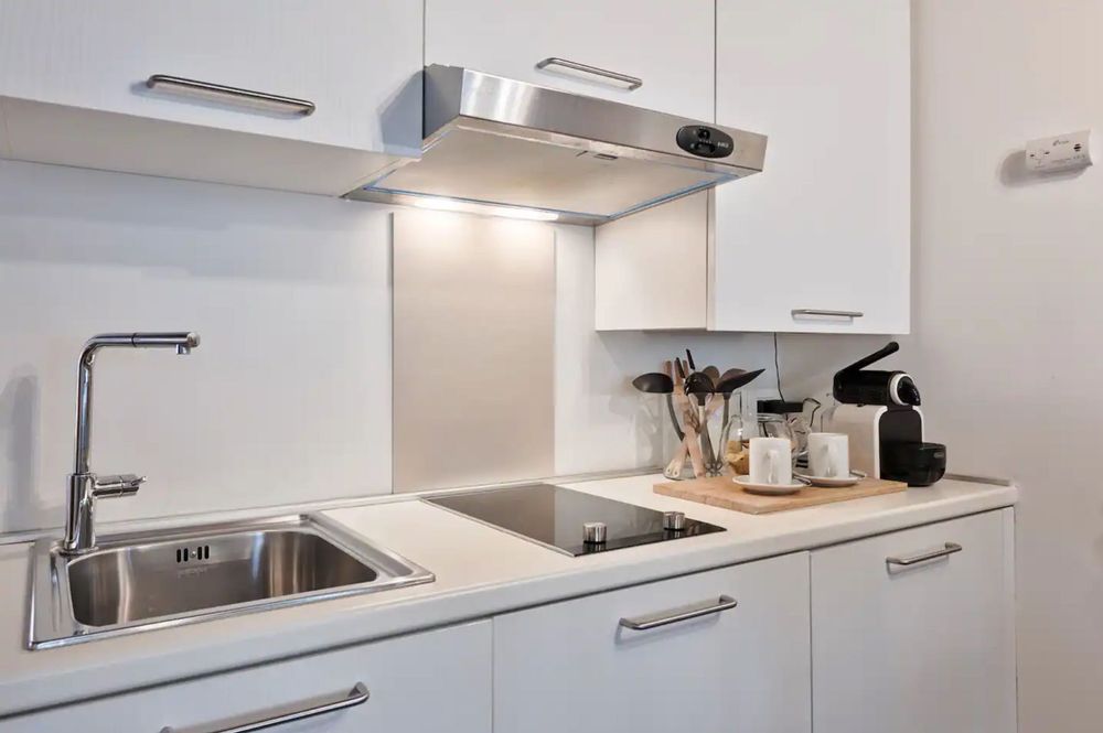 Є гаряча/холодна вода, опалення, працює wifi при відключеннях