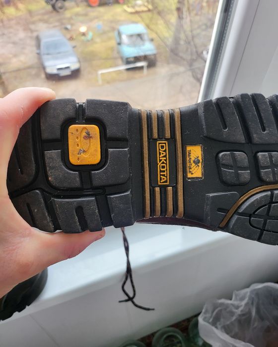 Продам рабочие ботинки