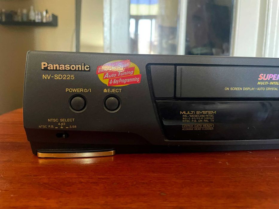 Японській відеомагнітофон Panasonic NV-SD225 Super Drive