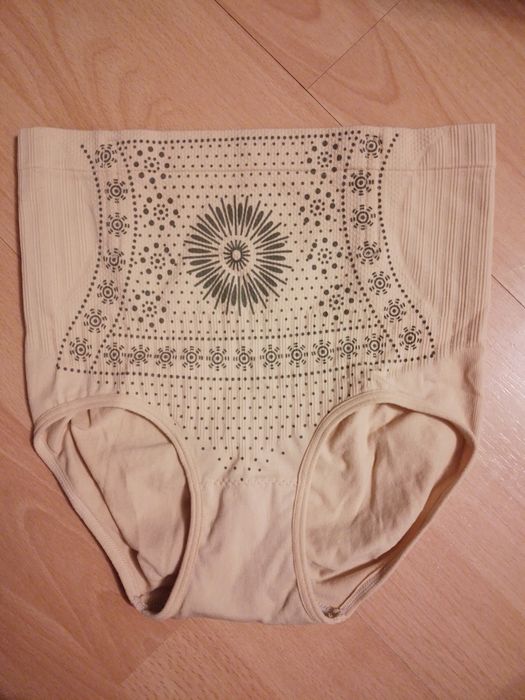 Majtki modelujące rozm.M