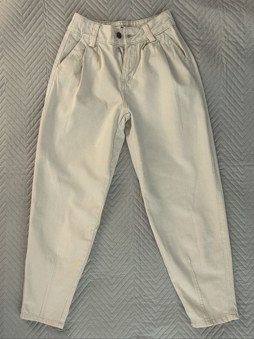 Молочні джинси-MOM «Bershka»