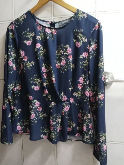 Blusa florida - Primark - Tamanho 42