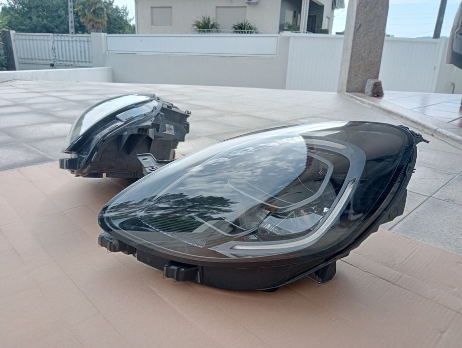 Faróis/óticas Ford Puma