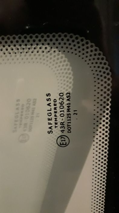 Продам среднее стекло на Т4