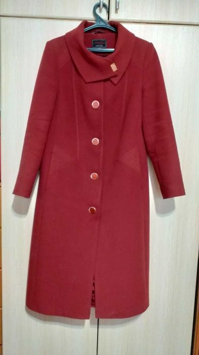 Пальто осіннє продам