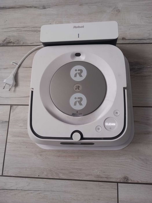IRobot mopujący m6