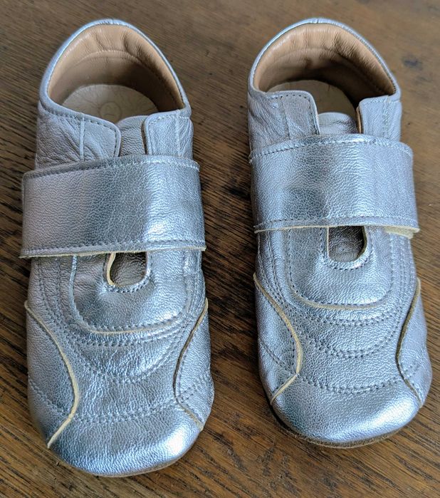 Kapcie Obex Barefoot, srebrne roz. 28