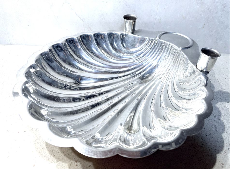 Taça - fruteira -concha com castiçais em casquinha “Gales Silverplate”