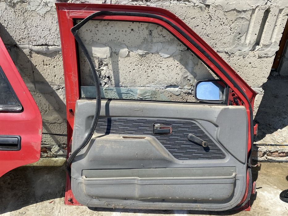 Двері до Опель форньери