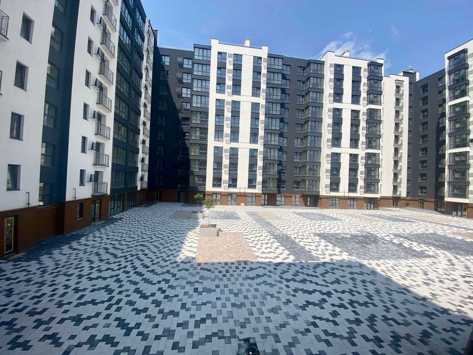 1к 46,36кв м. 10/10 З терасою Липки-2, Мазепи 168, центр, Комфі-Сільпо
