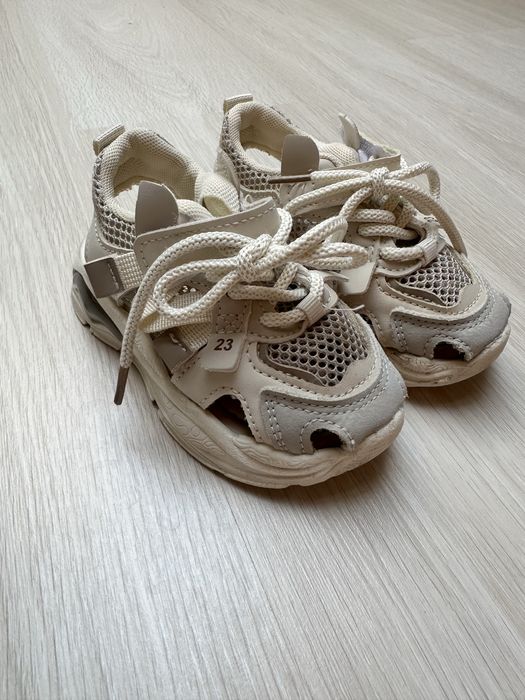 Літні кросівки з відкритою п’яткою, р.24