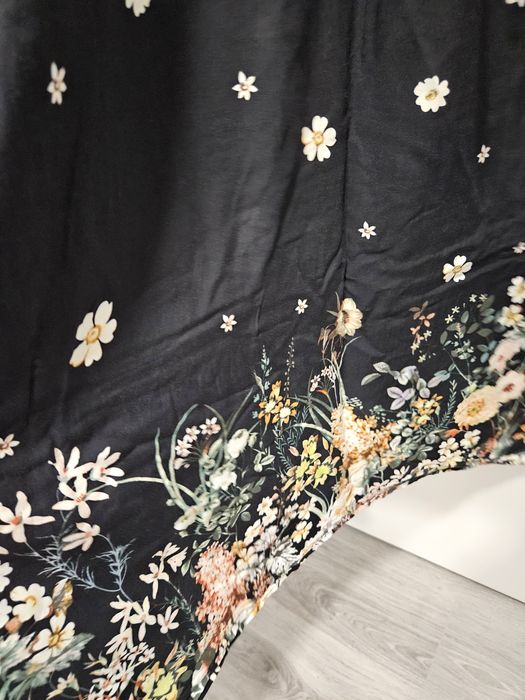 Vestido preto renda no peito