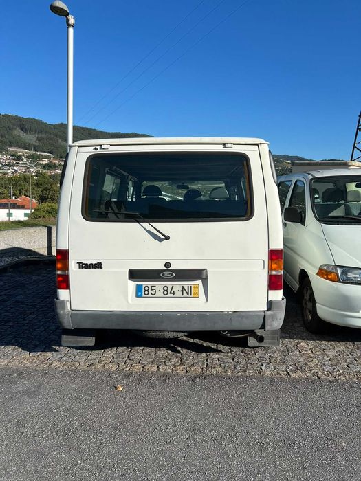 Venda de 2 Carrinhas TOYOTA FORD