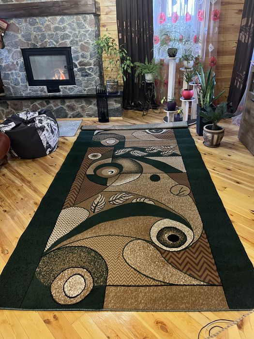 Килим в доброму стані, 1,8м*4,5м