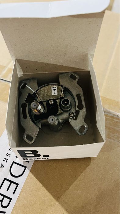 Gniazdo antenowe Berker