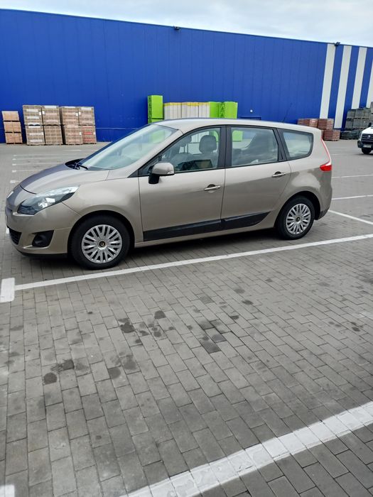 Продам своє авто.