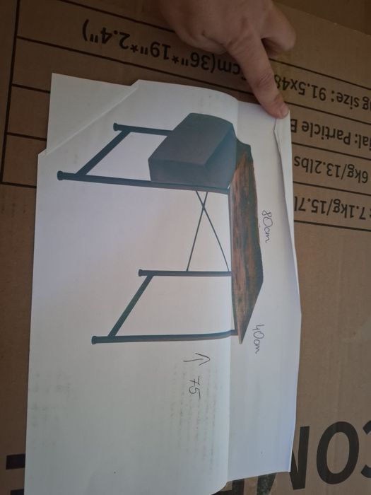 Biurko z ciemnym blatem 80x40x75