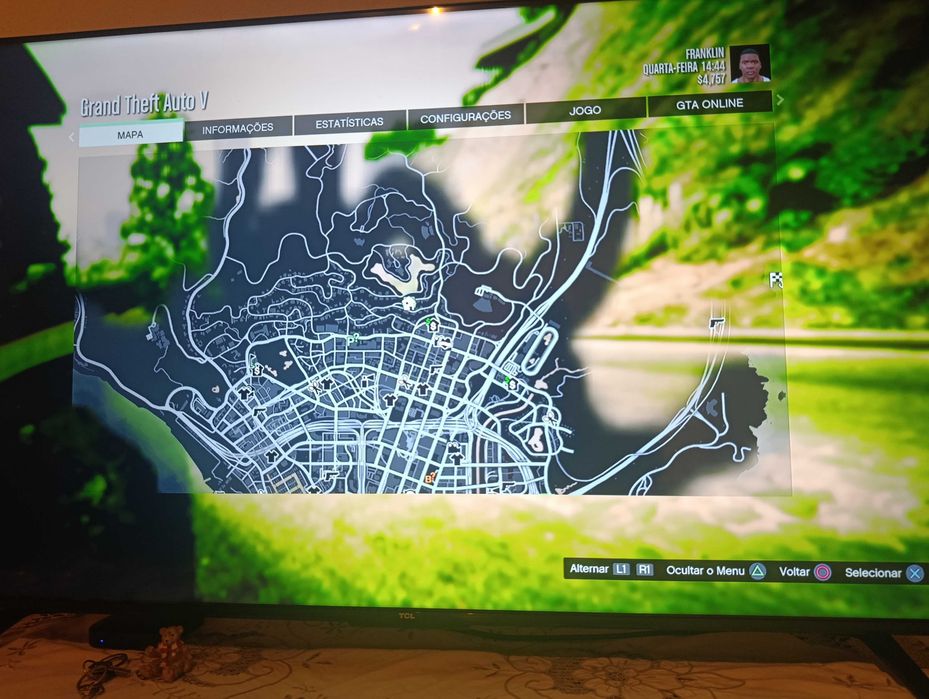 Ps4 pro 1TB com jogos e 2 comandos