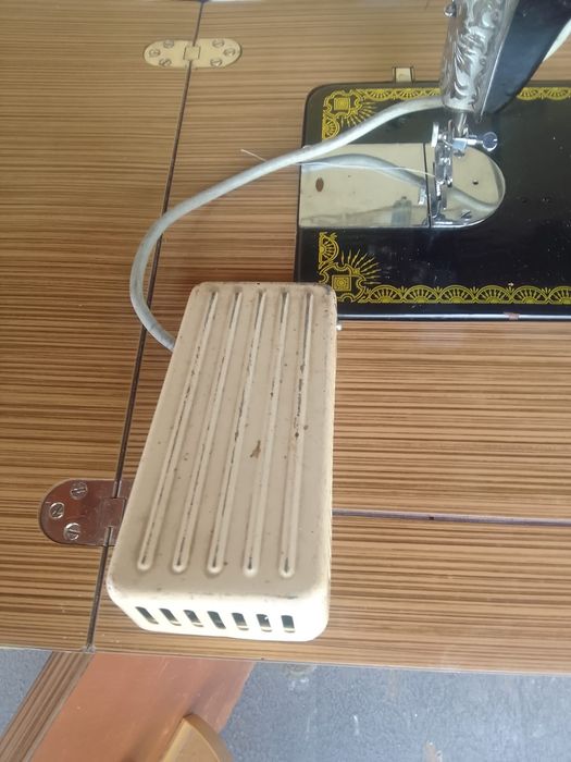 Maquina de costura elétrica