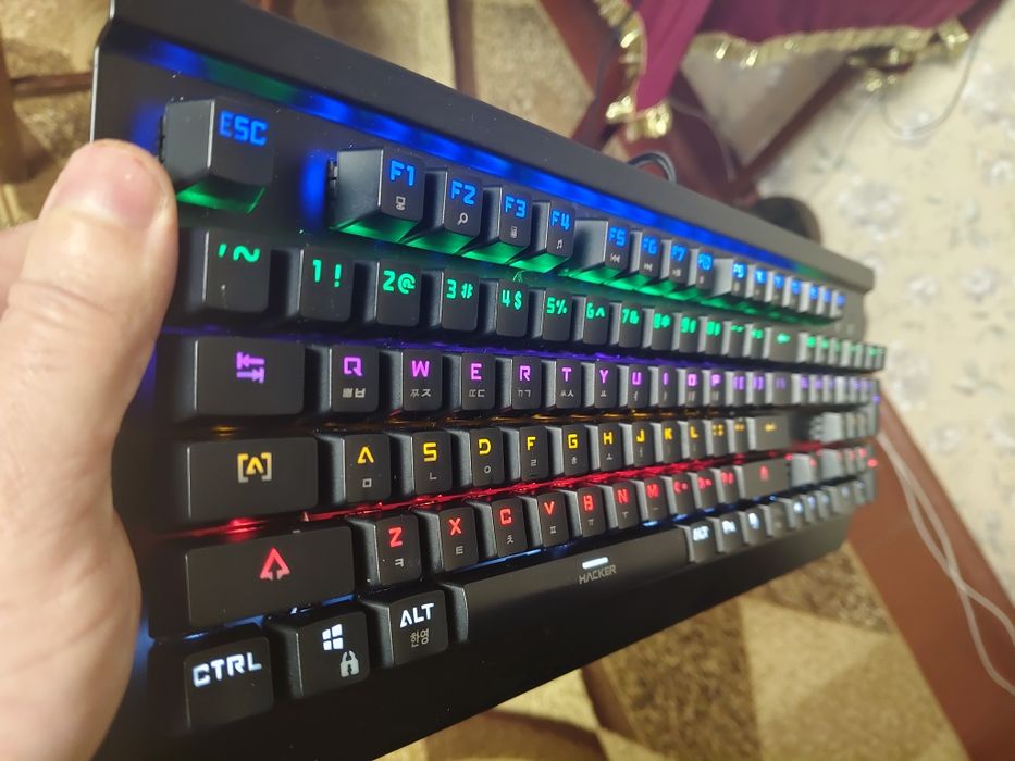 Игровая механическая клавиатура ABKO Hacker k600 с подсветкой