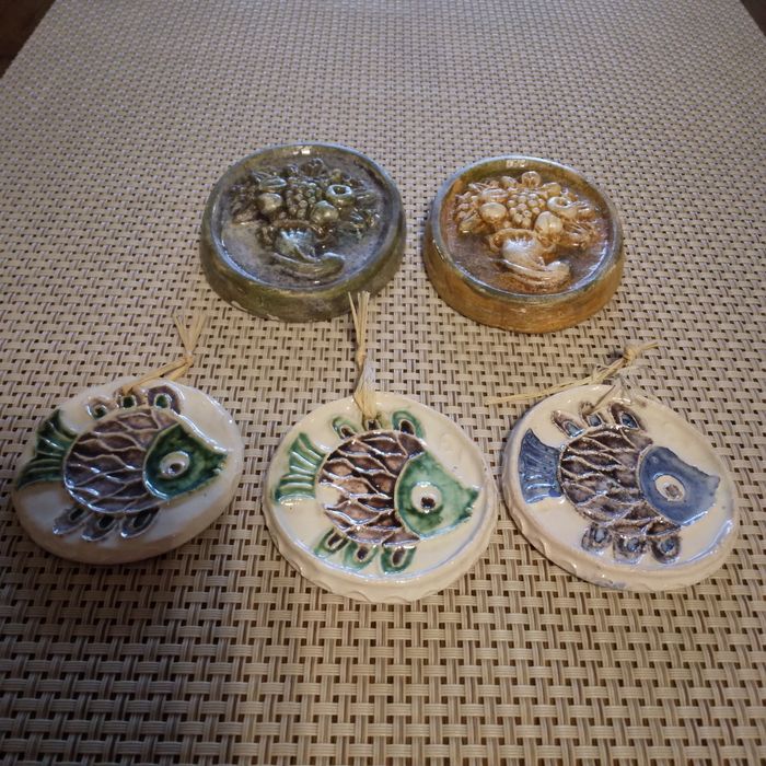 Stare zawieszki do powieszenia.