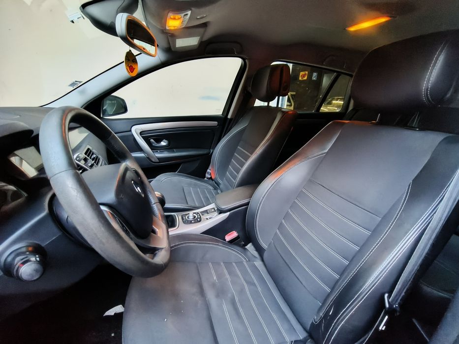 Renault Laguna Break 1.5dci Luxe Previlege ano 2011