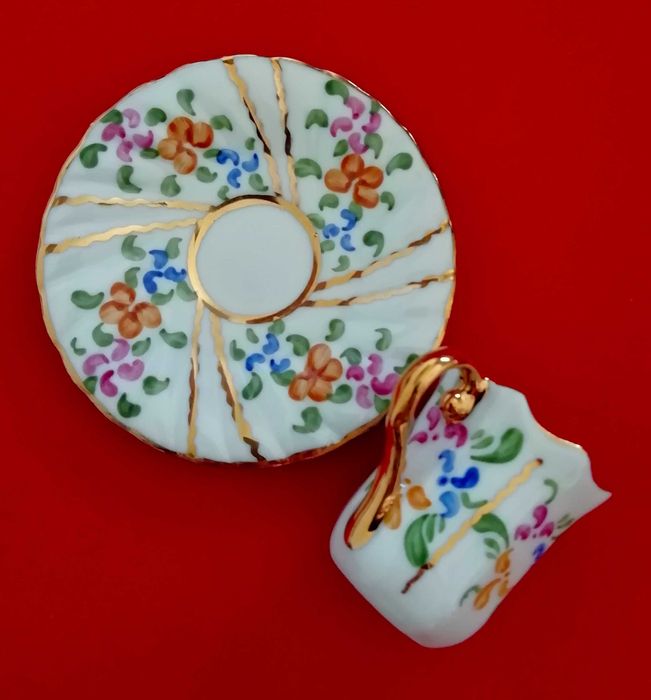 Chávena em porcelana pasta de Limoges – Miniatura de coleção