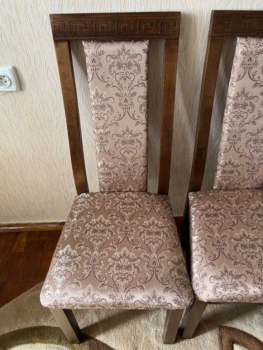 Комплект 4 дерев’яні стільці з м’яким сидінням та спинкою