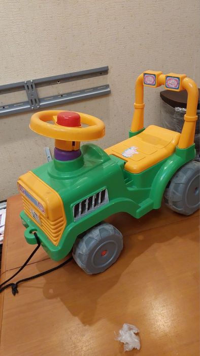 Дитячі іграшки на фото