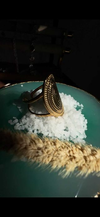 Anel Dourado Ajustável Hipoalérgico Extremamente único