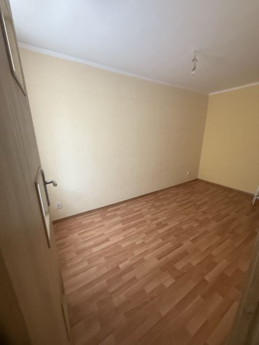 Dom mieszkalny z garażem i dwiema lazienkami