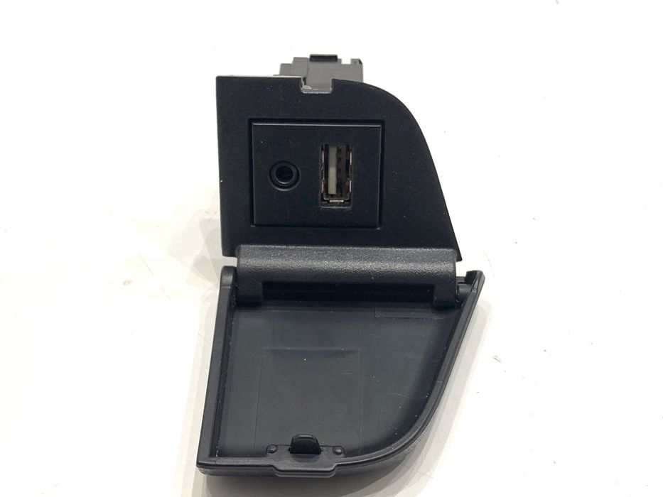 GNIAZDO USB TOYOTA CAMRY 55407-33040 ZŁĄCZE