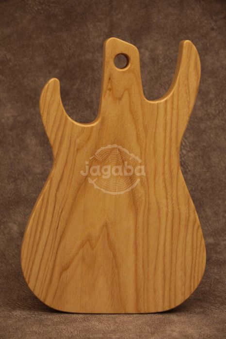 Deska do krojenia z litego drewna jesionowego - Gitara