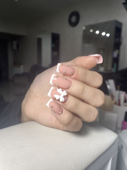 Нарощення нігтів Ужгород